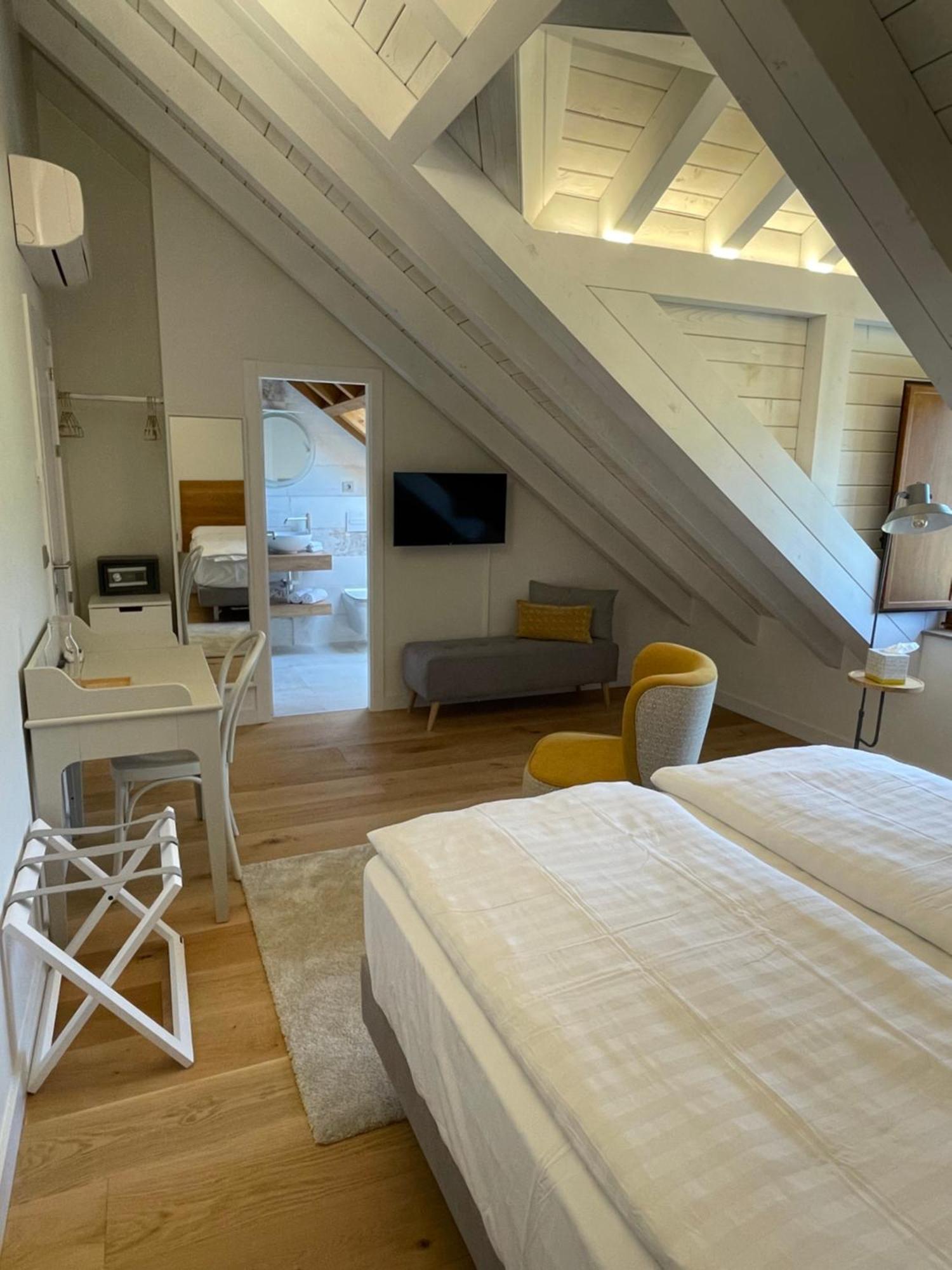 Boutique Finca Esencial Villafranca Del Bierzo Luaran gambar