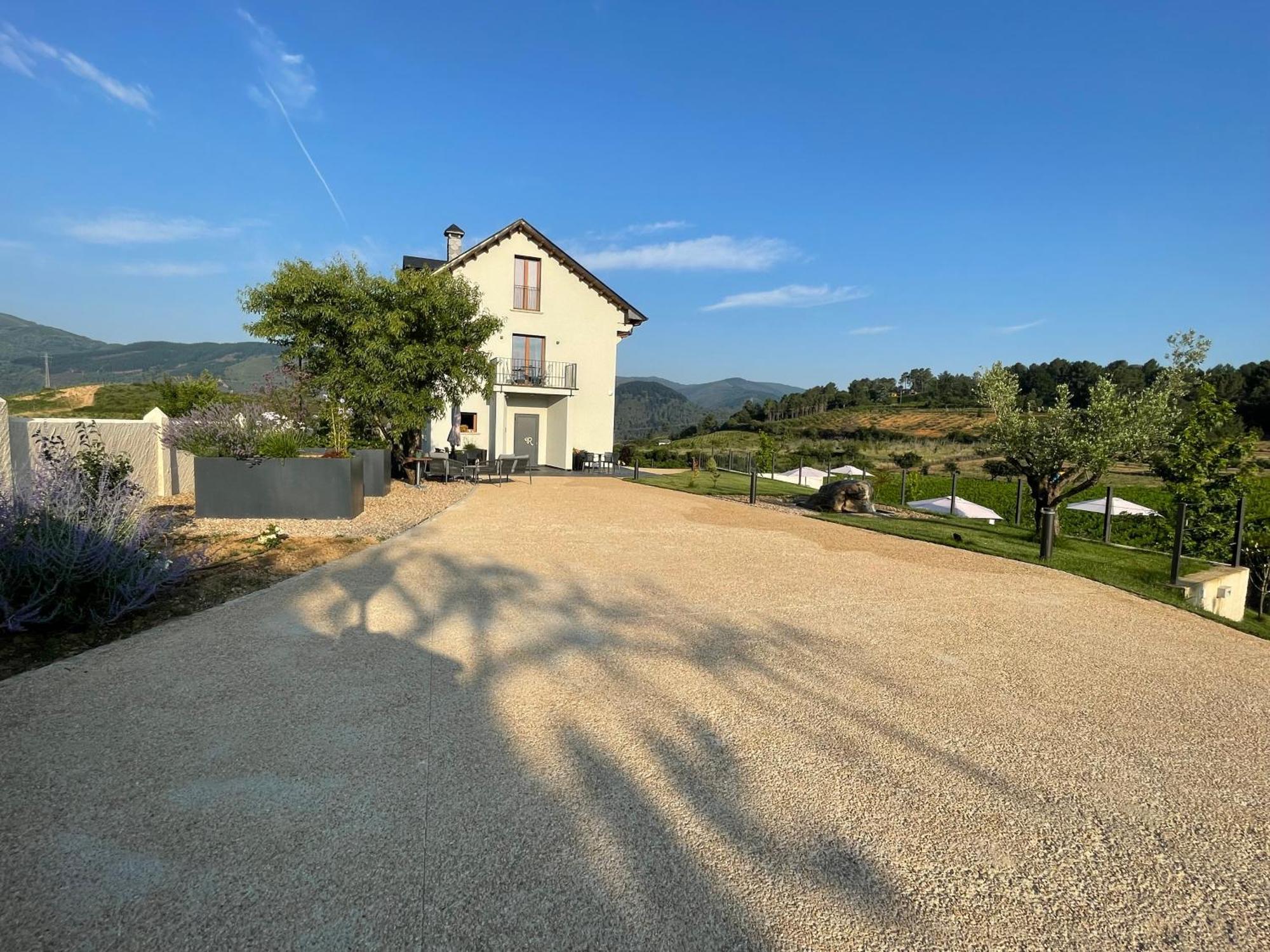 Boutique Finca Esencial Villafranca Del Bierzo Luaran gambar