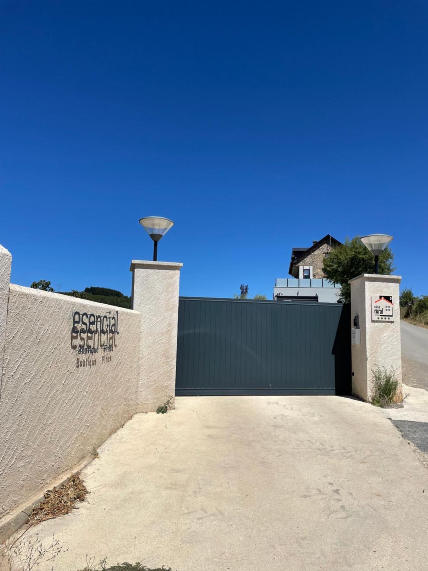 Boutique Finca Esencial Villafranca Del Bierzo Luaran gambar